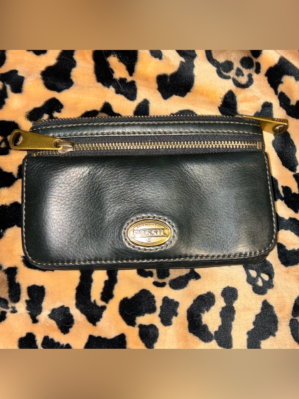 Fossil Black Leather Zip Wallet never used!!